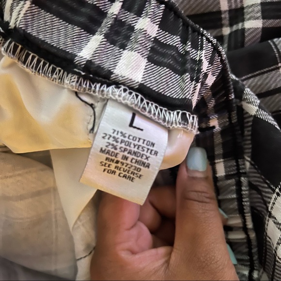 Plaid Cargo Jogger Pants - Picture 6 of 6
